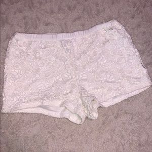 Woman’s flower lace shorts